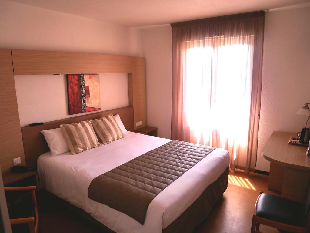 Cevenol Hotel Мійо Екстер'єр фото